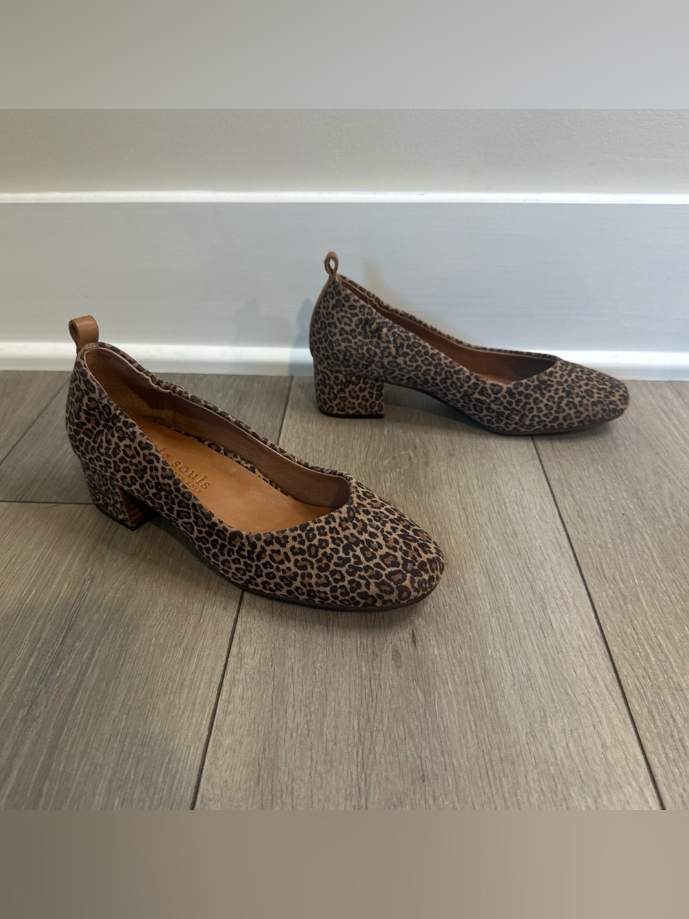 Gentle Souls By Kenneth Cole Women’s Size 6.5 Ella Cheetah Print Leather Pumps